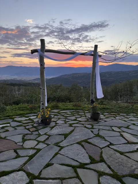 Ceremony arch overlooking the mountains